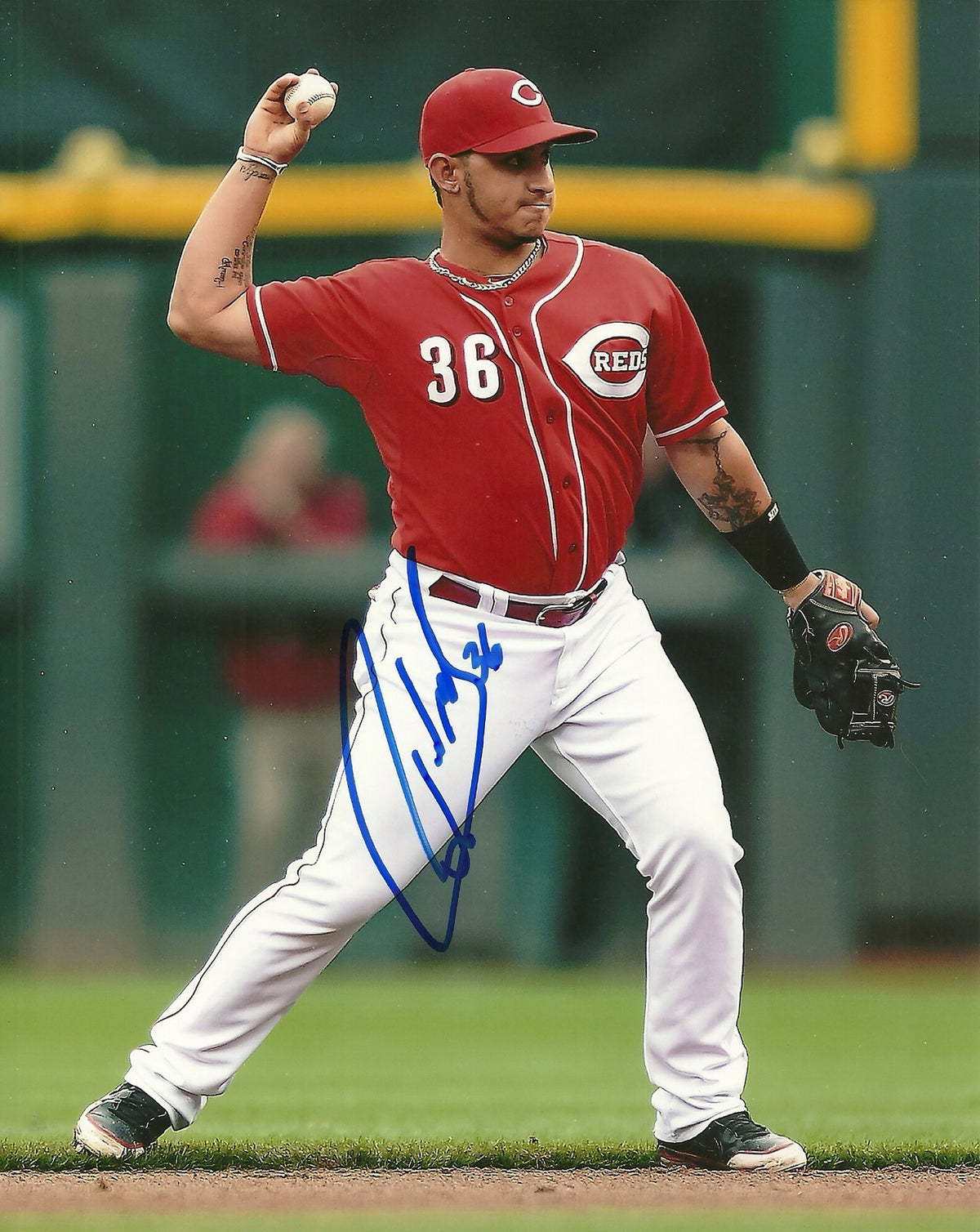 HENRY RODRIGUEZ CINCINNATI REDS SIGNED AUTOGRAPHED 8x10 PHOTO W/COA FIELDING