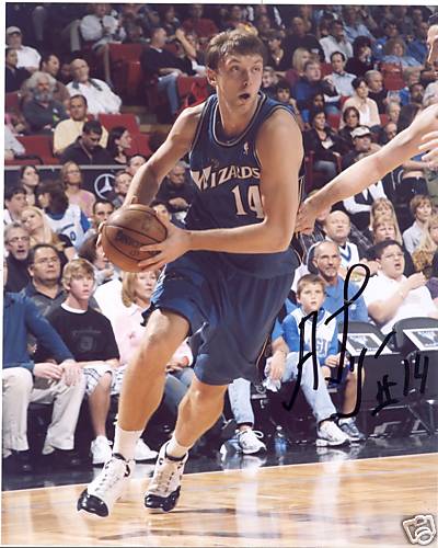 OLEKSIY PECHEROV WASHINGTON WIZARDS SIGNED 8X10 PHOTO