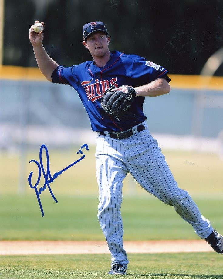 TRAVIS HARRISON MINNESOTA TWINS SIGNED AUTOGRAPHED 8X10 PHOTO