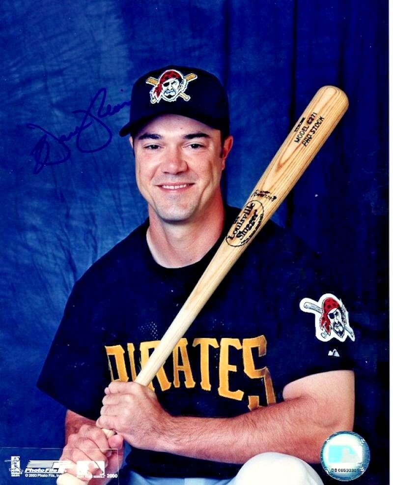 WARREN MORRIS PITTSBURGH PIRATES POSED SIGNED AUTOGRAPHED 8X10 W/COA