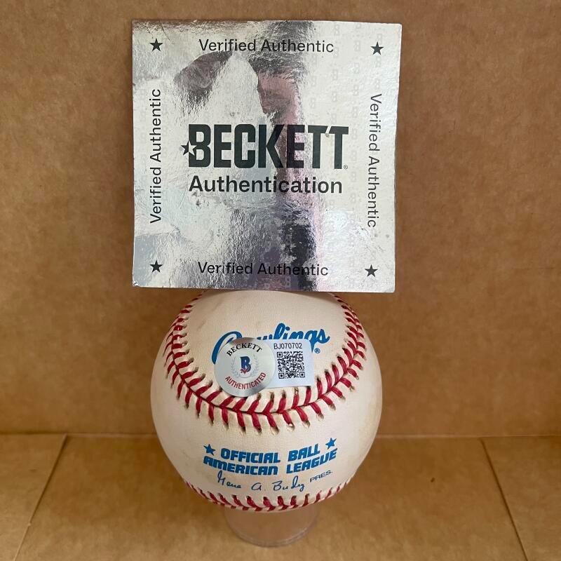 JOHN WETTELAND WS MVP 96 SIGNED AUTO M.L. BASEBALL BECKETT AUTH