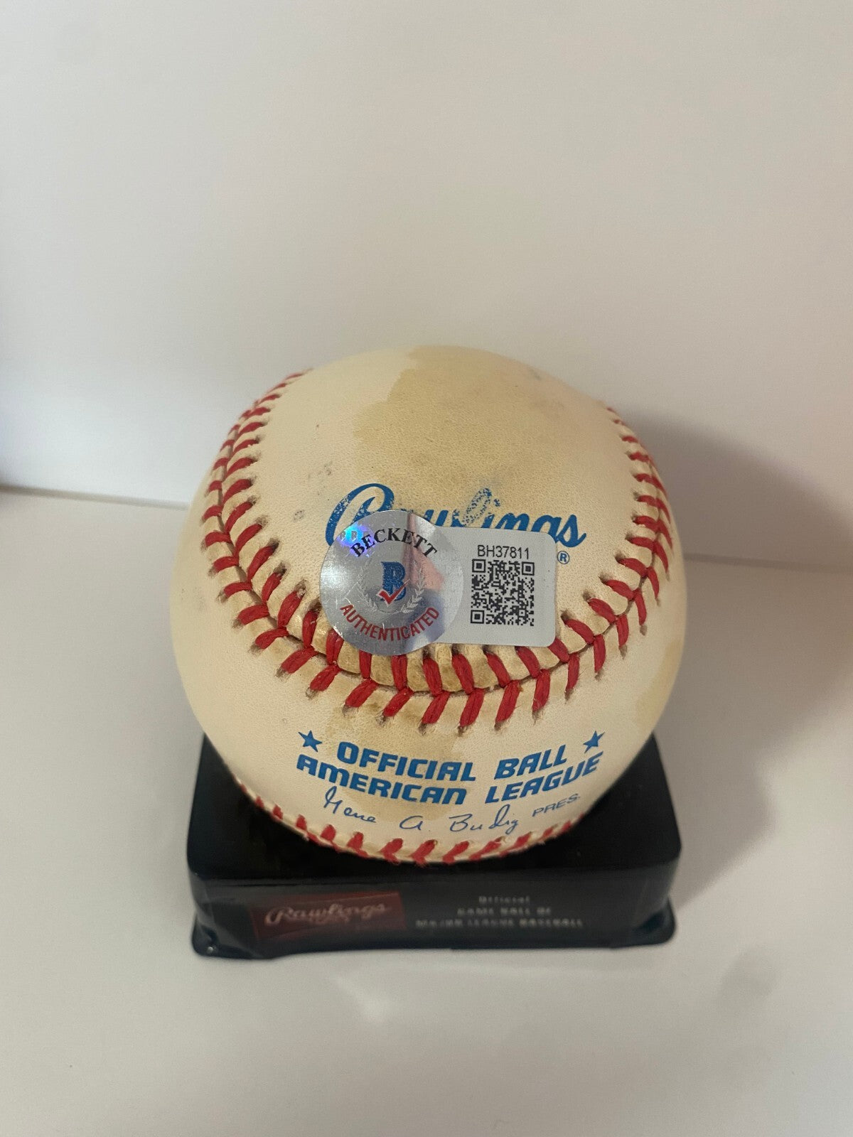TOMMY HENRICH NEW YORK YANKEES SIGNED AUTOGRAPHED A.L. BASEBALL BECKETT
