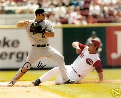DAN UGGLA FLORIDA MARLINS SIGNED 8X10 PHOTO