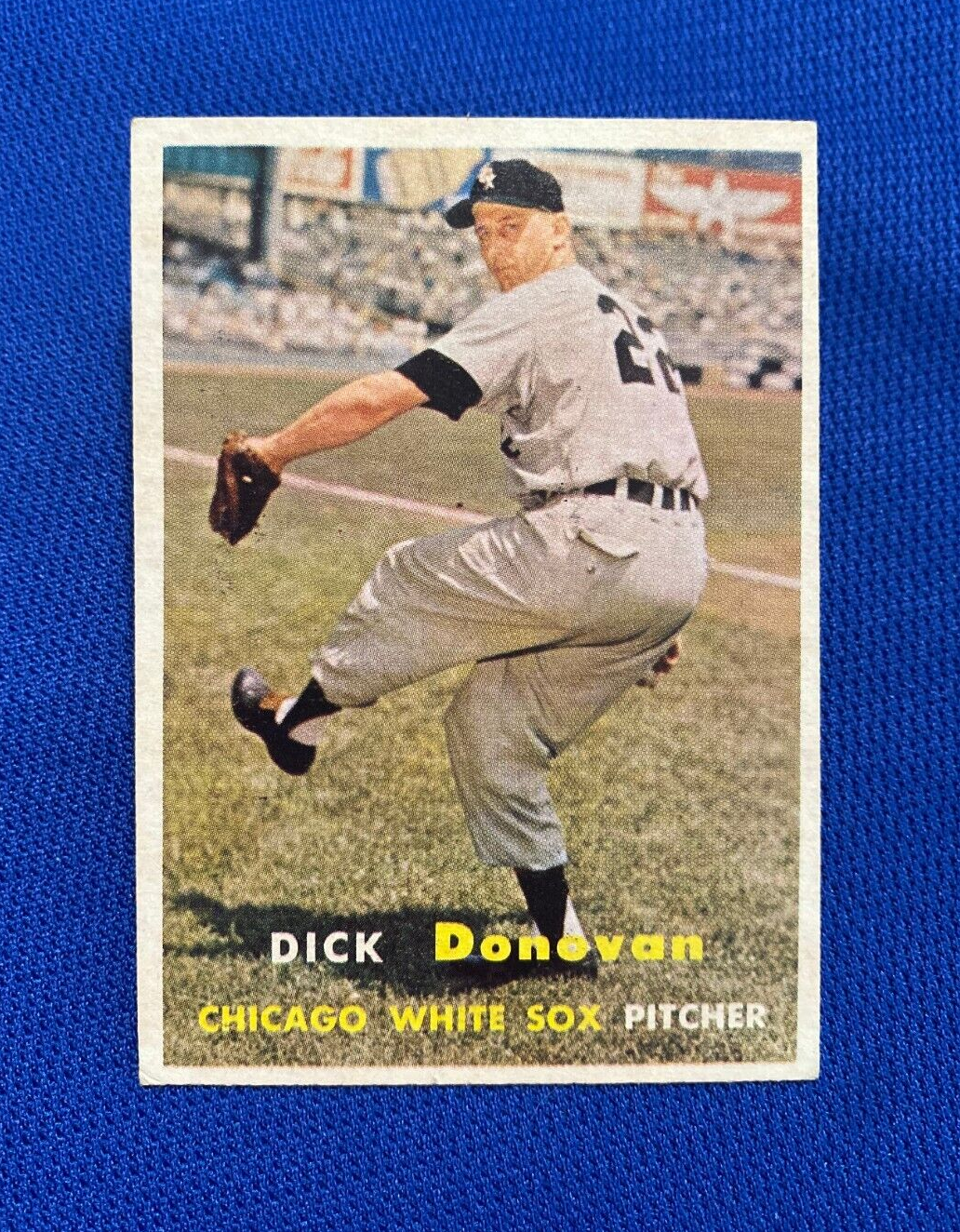 1957 TOPPS DICK DONOVAN CHICAGO WHITE SOX #181 CARD VINTAGE SET-BREAK