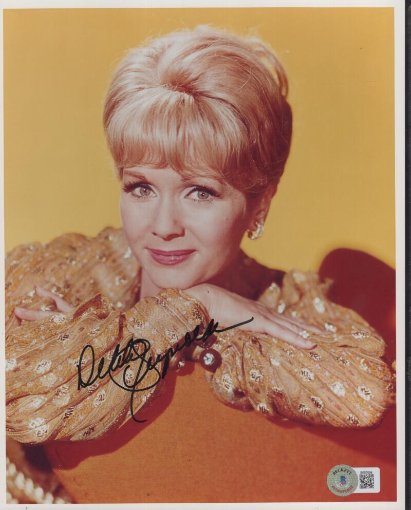 DEBBIE REYNOLDS FAMOUS SINGER SIGNED AUTOGRAPHED 8X10 PHOTO BECKETT BK57084