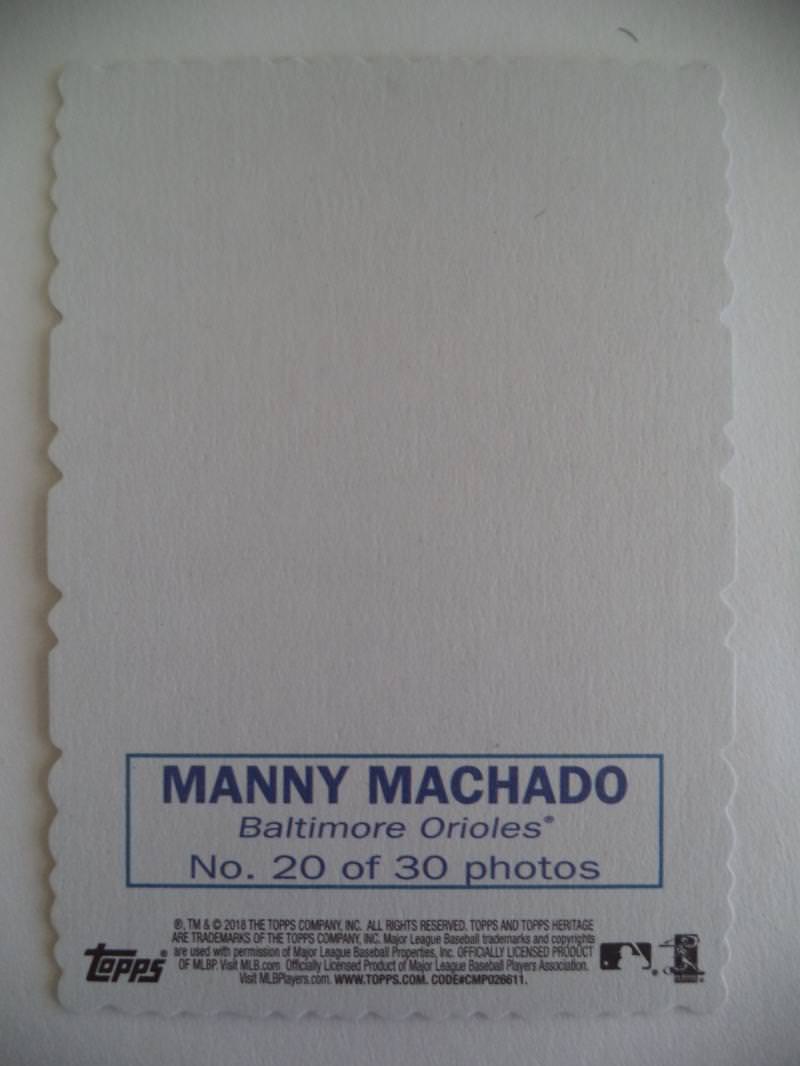 2018 TOPPS HERITAGE MANNY MACHADO DECKLE EDGE INSERT NO.20 OF 30 CARD