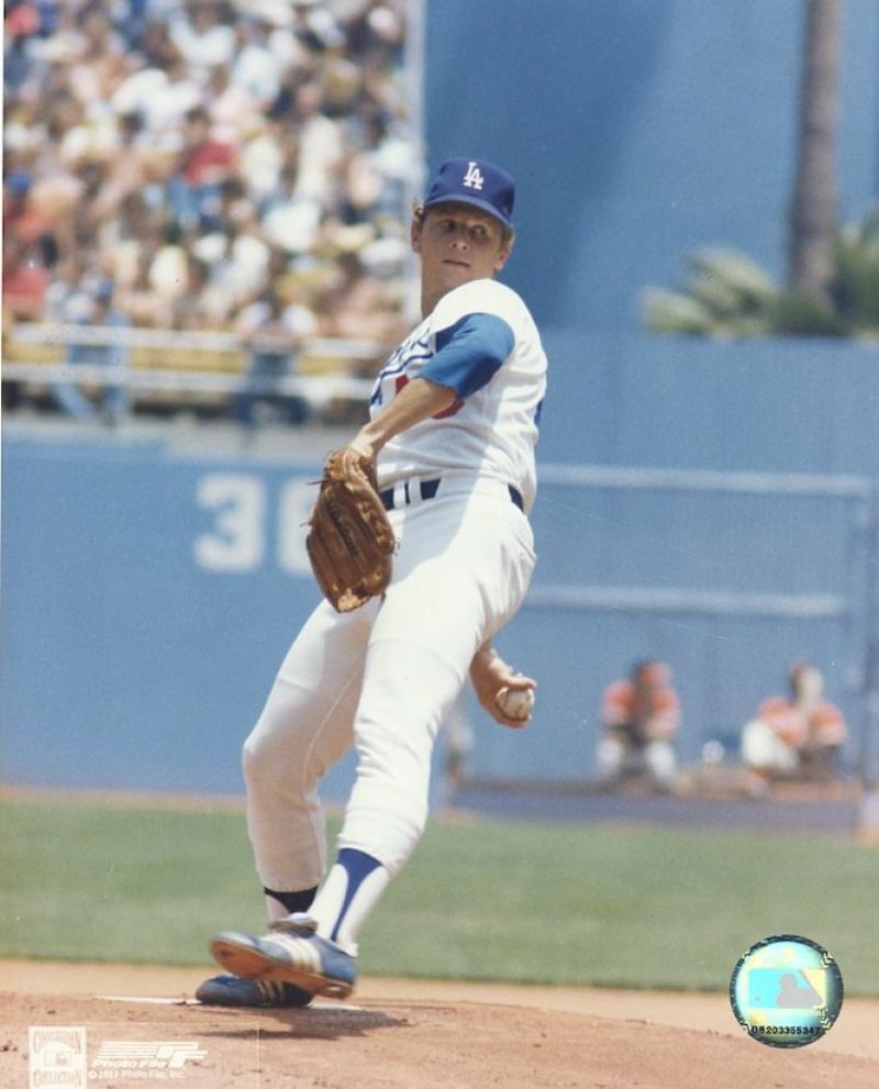 BURT HOOTEN LOS ANGELES DODGERS UNSIGNED 8X10 PHOTO