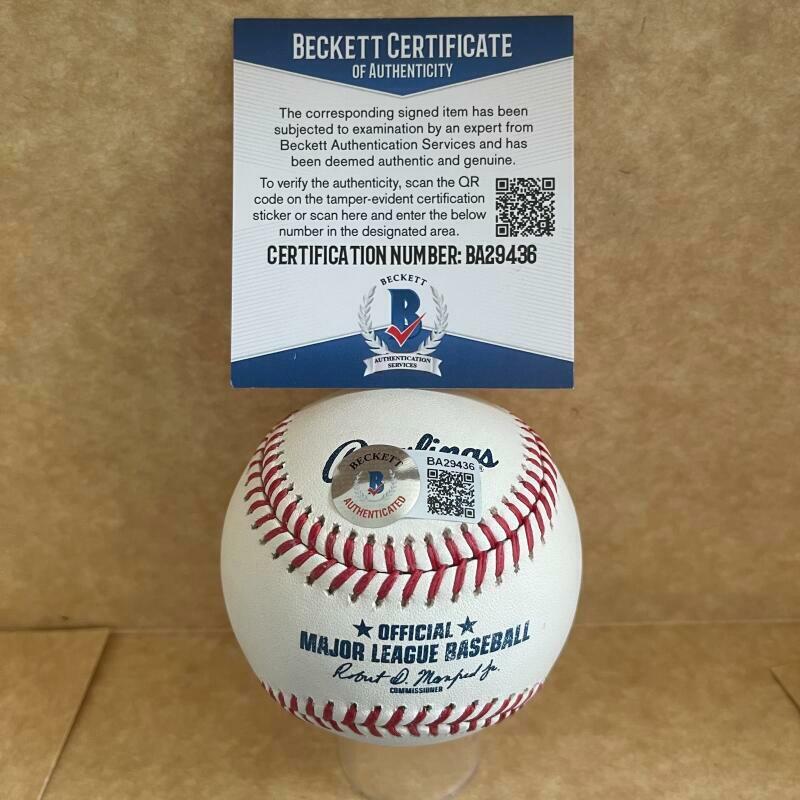 MIKE MORGAN 82 YANKEES SIGNED AUTO M.L. BASEBALL BECKETT BA29436