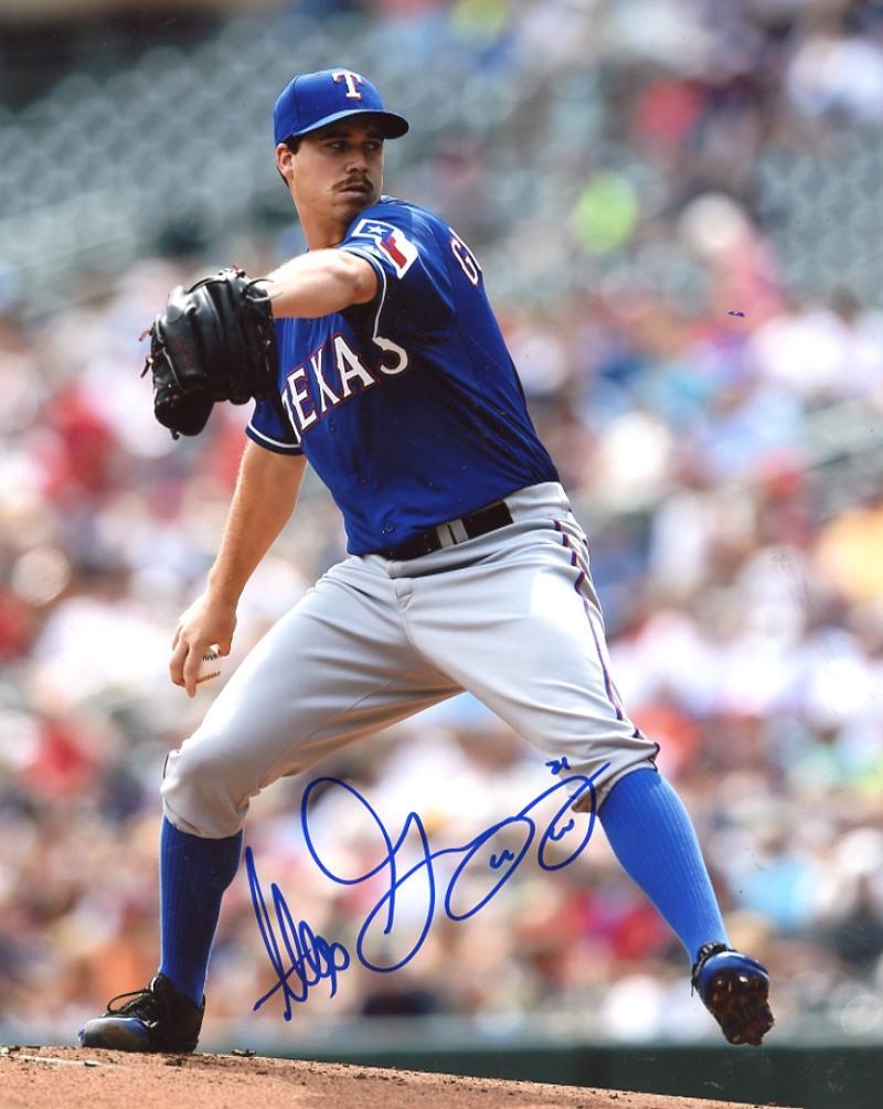 CHI CHI GONZALEZ TEXAS RANGERS SIGNED AUTOGRAPHED 8X10 PHOTO W/COA