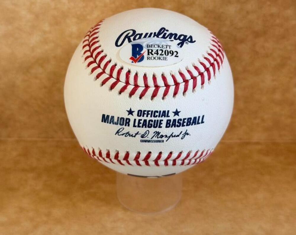LUIS ROBERT CHICAGO WHITE SOX SIGNED AUTOGRAPHED M.L. BASEBALL BECKETT AUTH