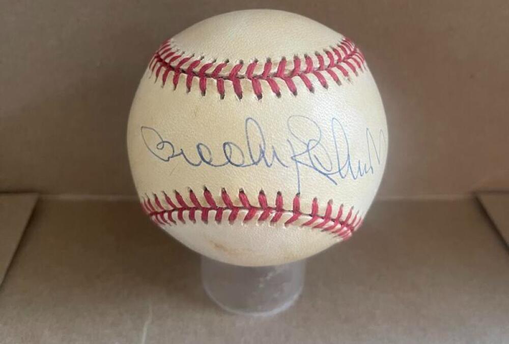 BROOKS ROBINSON ORIOLES SIGNED AUTO VINTAGE A.L. BASEBALL BECKETT AUTH