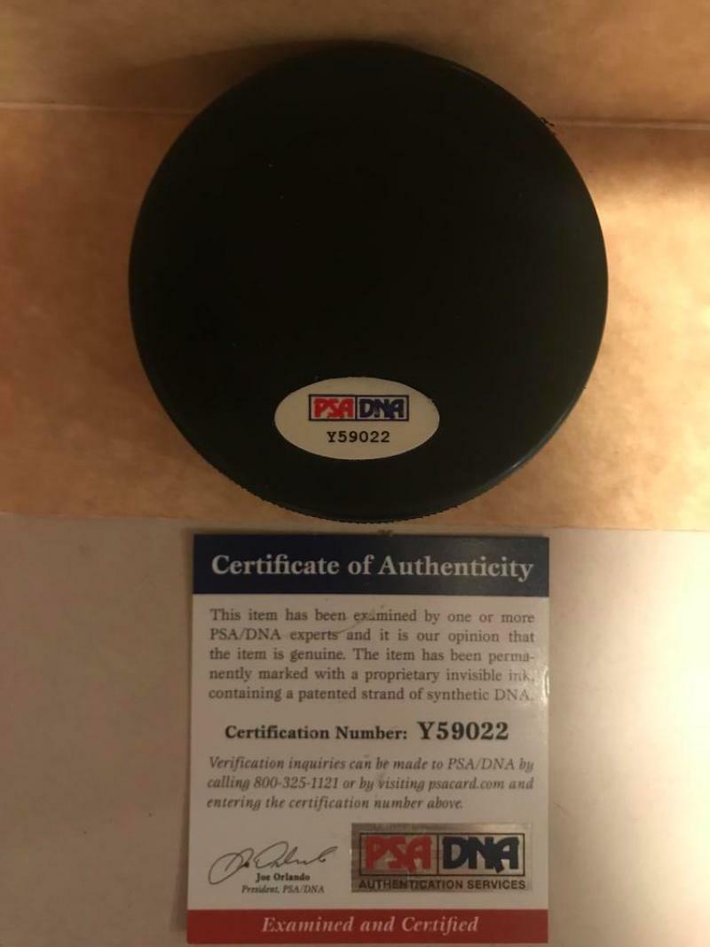 VLADIMIR TARASENKO TEAM RUSSIA SIGNED AUTOGRAPHED HOCKEY PUCK PSA/DNA Y59022