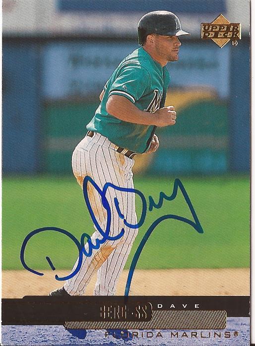 DAVE BERG FLORIDA MARLINS SIGNED AUTOGRAPHED 2000 UD CARD #390 COA