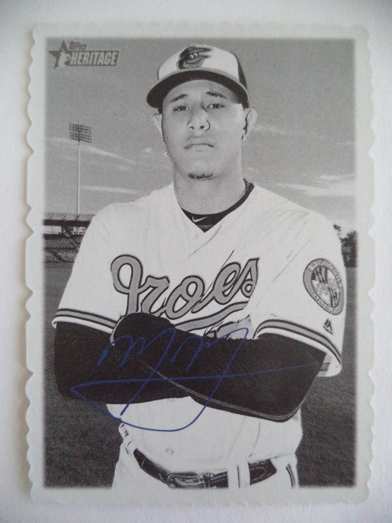 2018 TOPPS HERITAGE MANNY MACHADO DECKLE EDGE INSERT NO.20 OF 30 CARD