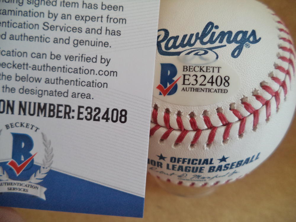 TRAVIS SHAW MILWAUKEE BREWERS SIGNED AUTOGRAPHED M.L. BASEBALL BECKETT E32408