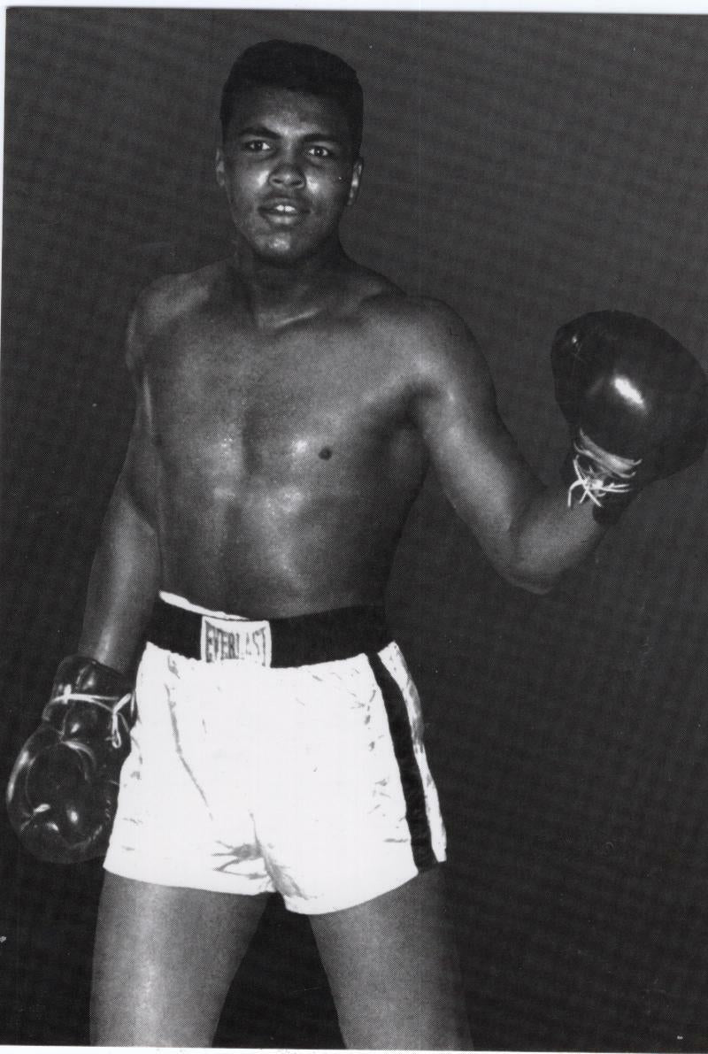 MUHAMMAD ALI PYRAMID 4X6 POST CARD DATE UNKNOWN