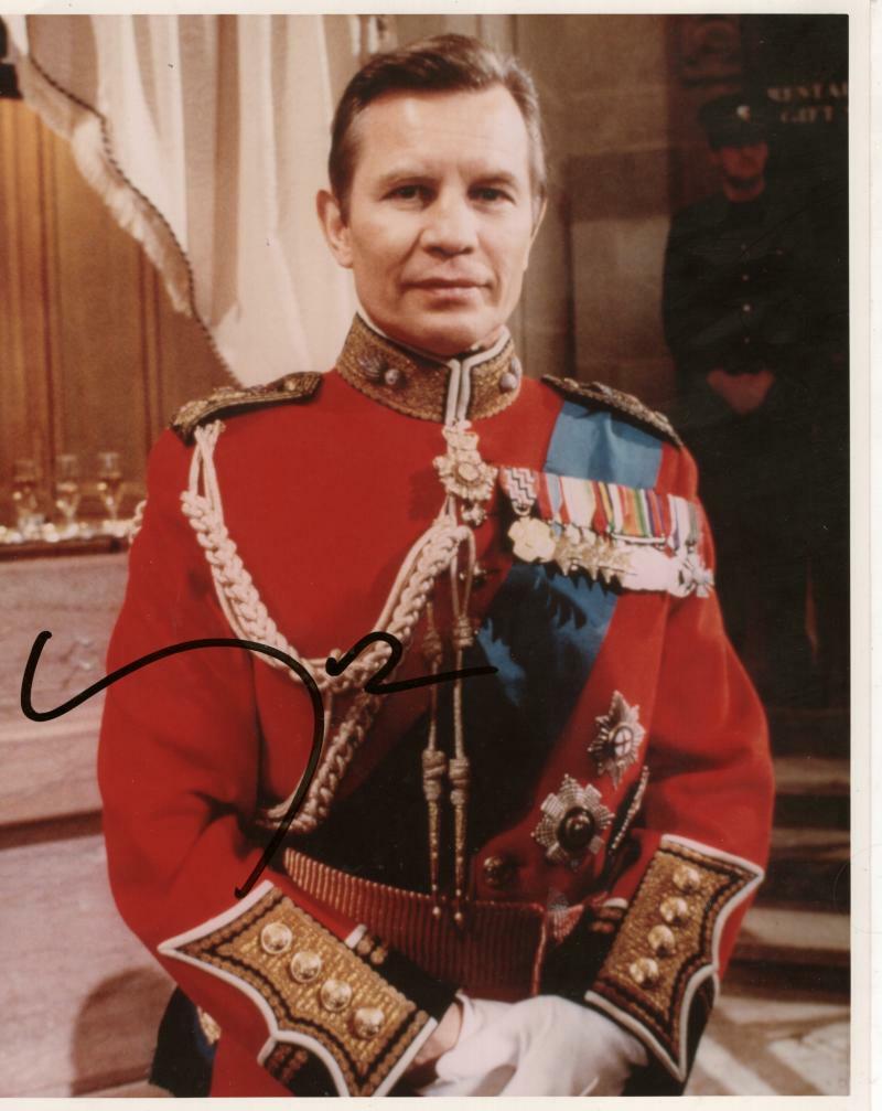 MICHAEL YORK FAMOUS ACTOR SIGNED AUTOGRAPHED 8X10 PHOTO W/ COA