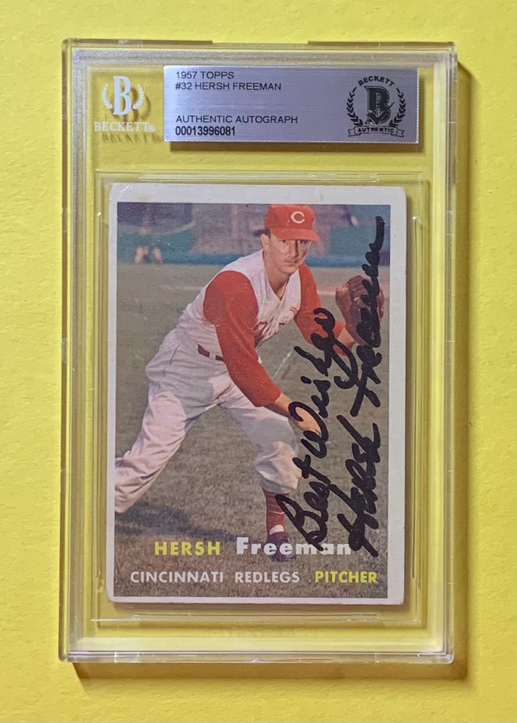 1957 TOPPS HERSH FREEMAN #32 AUTHENTIC AUTO BECKETT CERTIFIED REDS