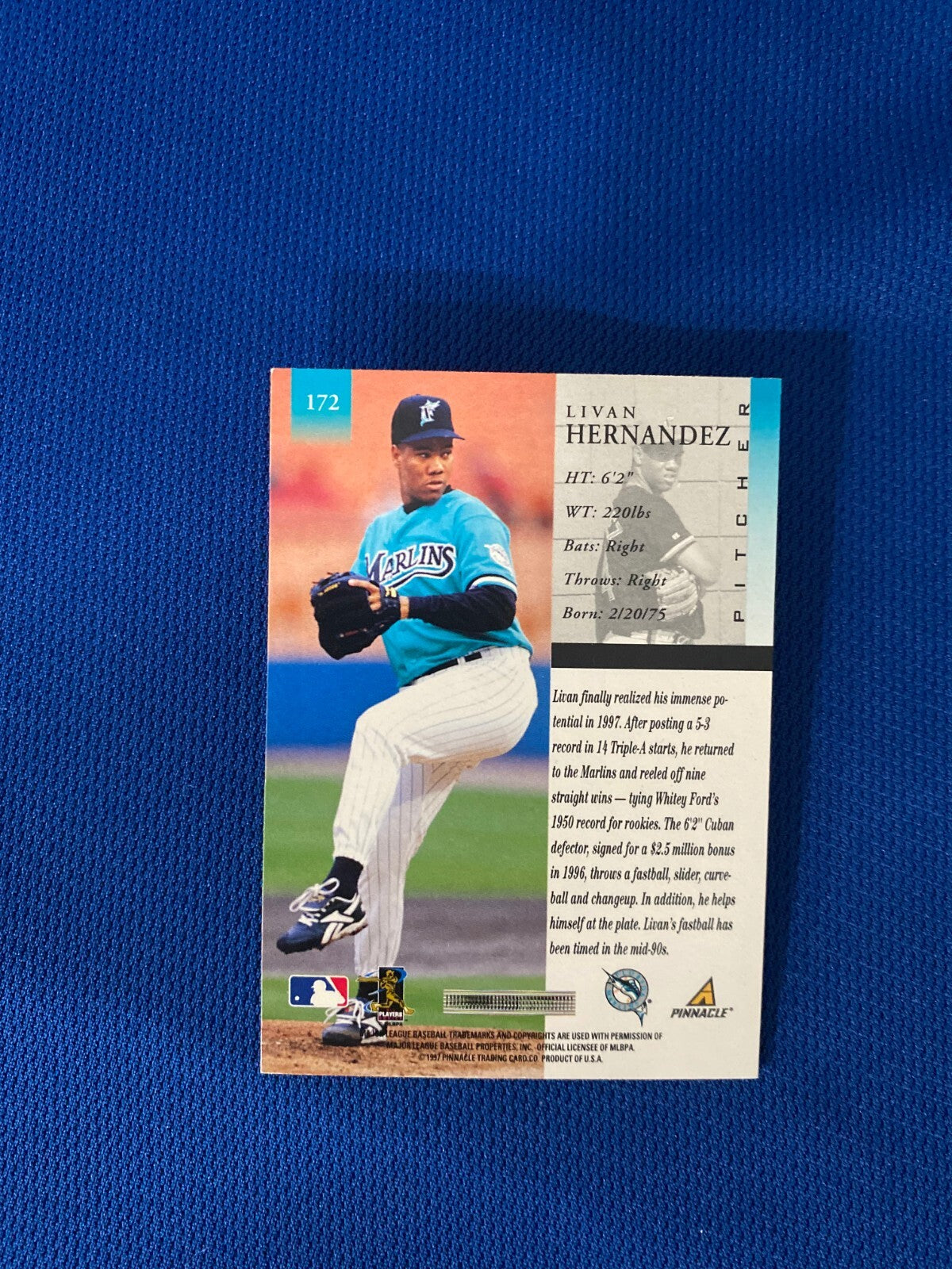 1997 PINNACLE LIVAN HERNANDEZ FL MARLINS RC AUTOGRAPH SIGNED CARD #172 W/COA