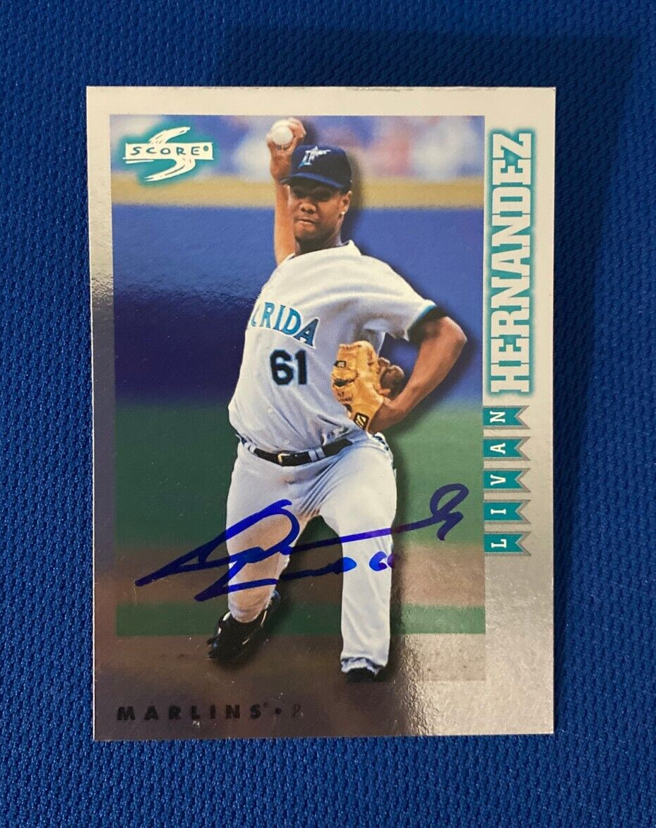 1998 SCORE FOIL LIVAN HERNANDEZ FLORIDA MARLINS AUTOGRAPH SIGNED CARD #110 W/COA