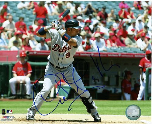 CARLOS  GUILLEN    DETROIT  TIGERS  SIGNED 8X10  PHOTO