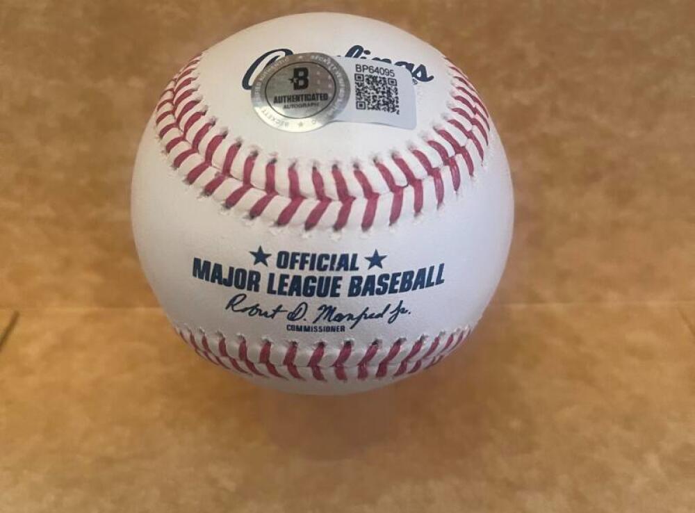 LIVAN HERNANDEZ MVP 1997 WS MARLINS SIGNED AUTOGRAPHED M.L. BASEBALL BECKETT AUT