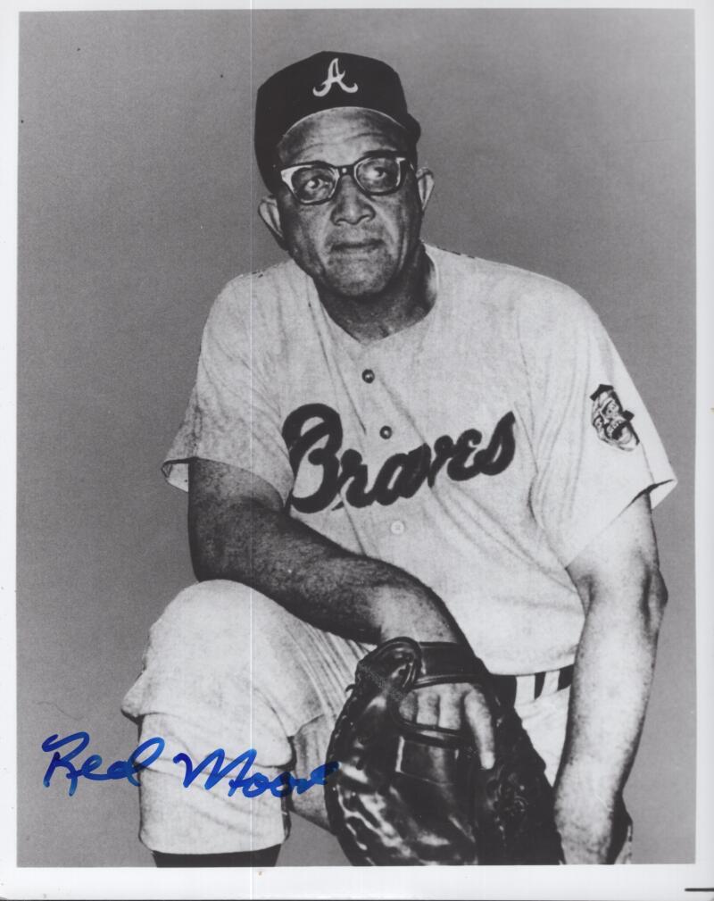 RED MOORE BRAVES RARE  SIGNED AUTOGRAPHED 8X10 PHOTO W/ COA