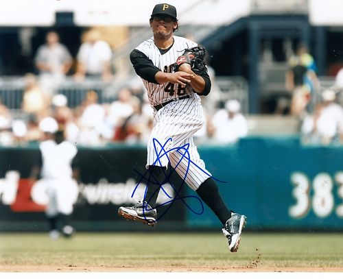 DELWYN YOUNG      PITTSBURGH  PIRATES SIGNED 8X10