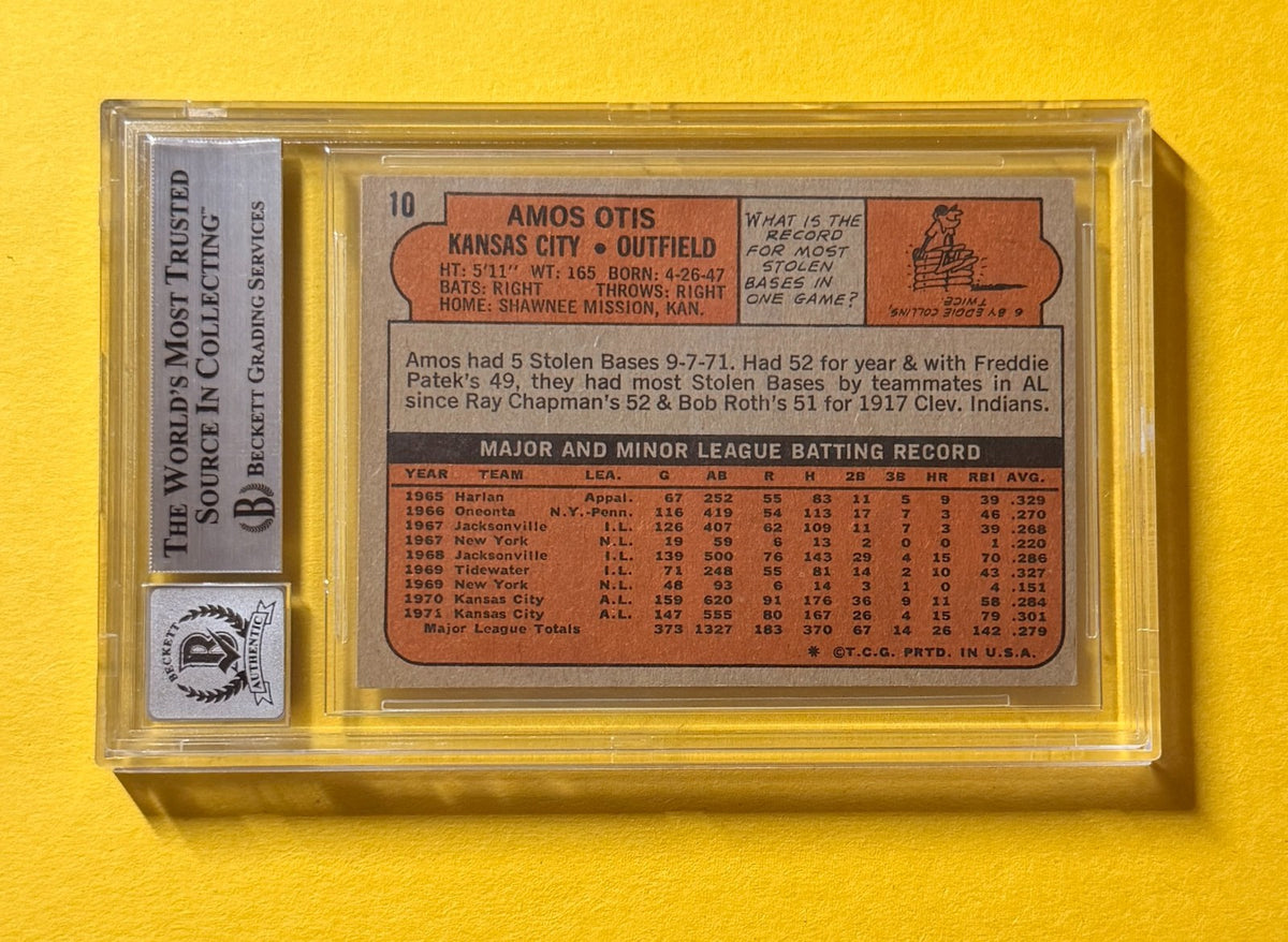 1972 TOPPS AMOS OTIS #10 SIGNED AUTO CARD BECKETT 10 AUTHENTIC ROYALS