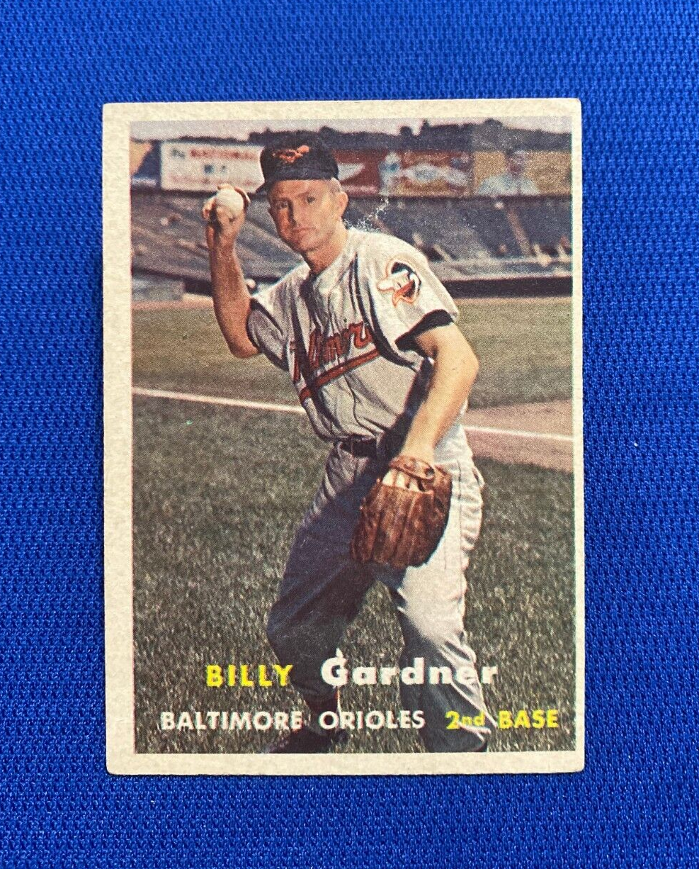 1957 TOPPS BILLY GARDNER BALTIMORE ORIOLES #17 CARD VINTAGE SET-BREAK