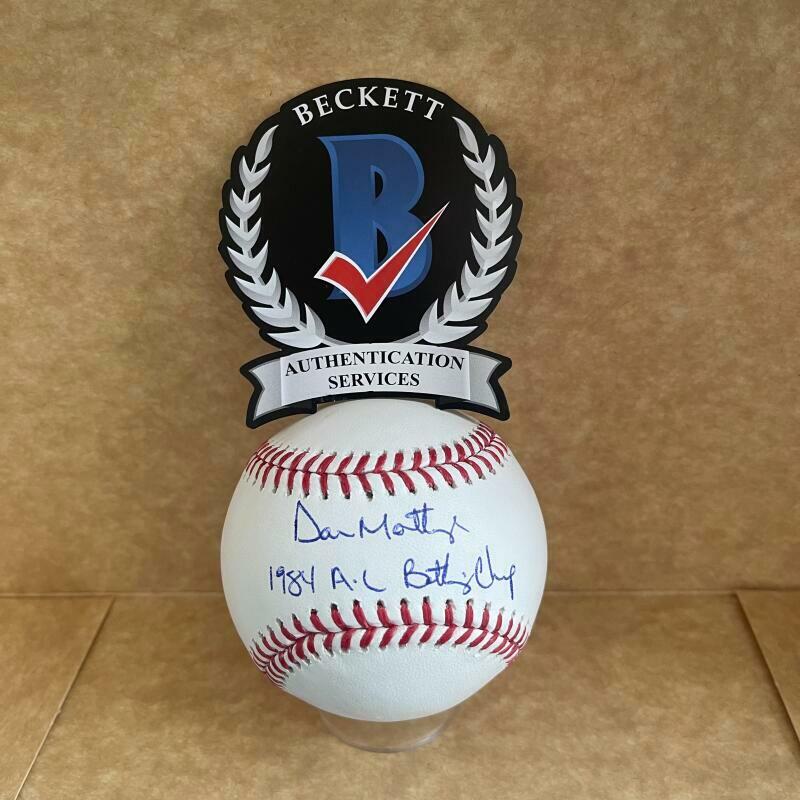 DON MATTINGLY 1984 AL BATTING CHAMP SIGNED AUTO  M.L. BASEBALL BECKETT WITNESS 