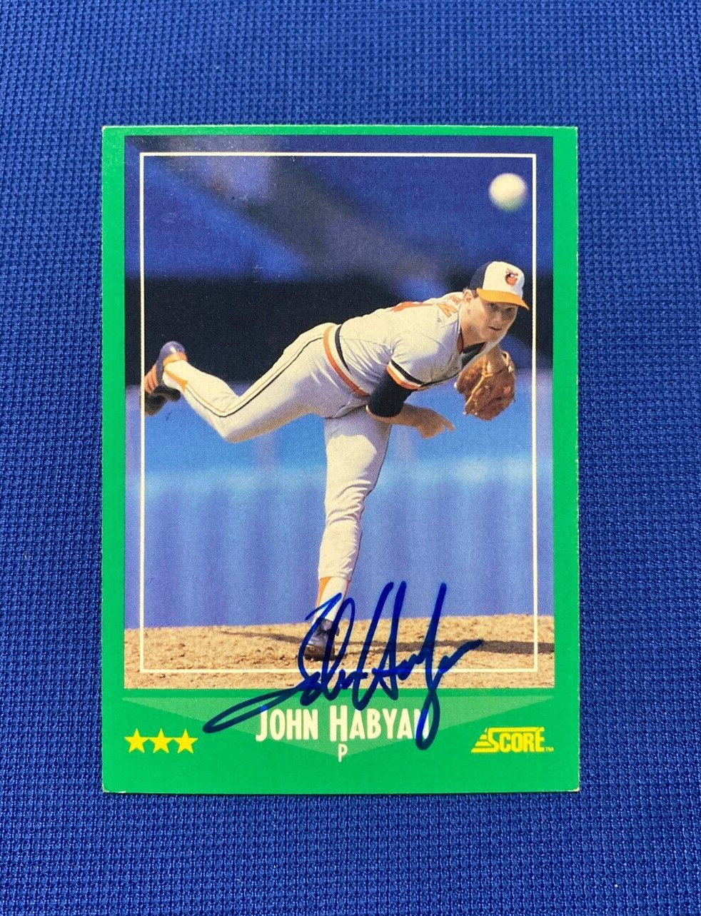 1988 SCORE JOHN HABYAN BALTIMORE ORIOLES SIGNED AUTOGRAPHED #353 CARD W/COA