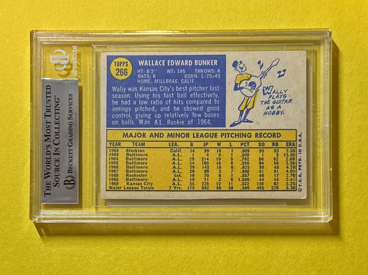 1970 TOPPS WALLY BUNKER #266 BECKETT AUTHENTIC SIGNED AUTOGRAPHED CARD ROYALS