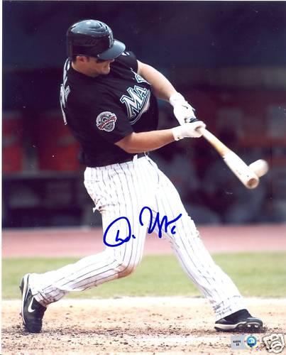 DAN UGGLA FLORIDA MARLINS MLB AUTH. SIGNED 8X10 PHOTO