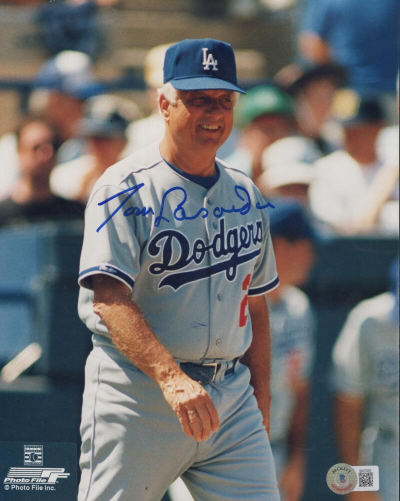 BUCK LEONARD NEGRO LEAGUE HOFER  SIGNED 8X10 PHOTO BECKETT BK57058