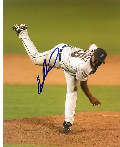 EULOGIO DE LA CRUZ   RARE...   DETROIT  TIGERS  SIGNED