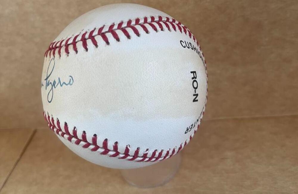 JUAN PIZARRO RED SOX/WHITE SOX SIGNED VINTAGE N.L. BASEBALL BECKETT AUTH
