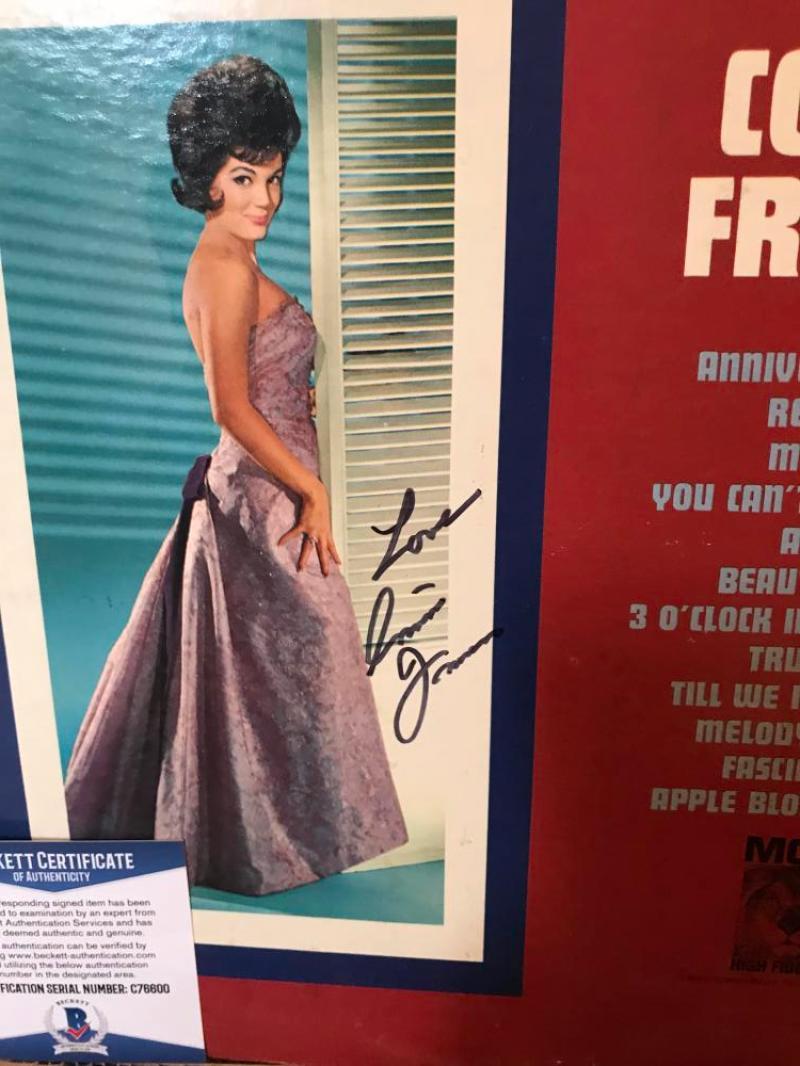 CONNIE FRANCIS GREATEST AMERICAN WALTZES  SIGNED VINYL LP RECORD  BECKETT C76600