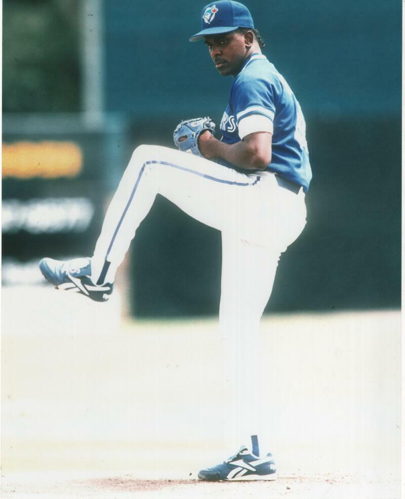 JUAN GUZMAN TORONTO BLUE JAYS UNSIGNED 8X10 PHOTO
