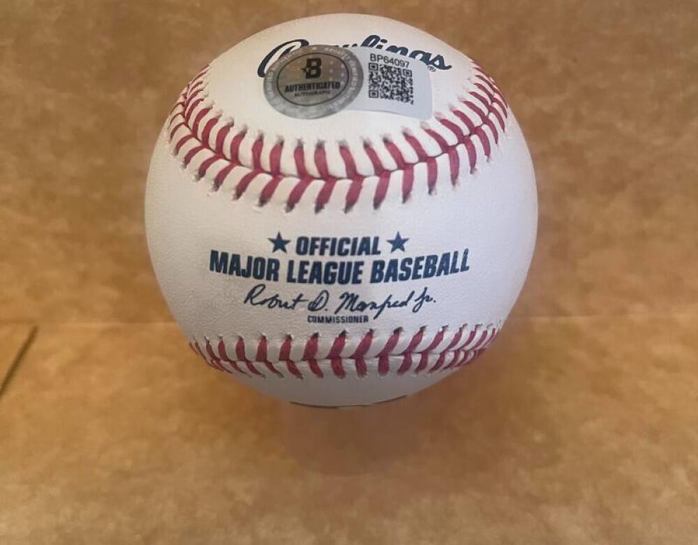 LIVAN HERNANDEZ MVP 1997 WS MARLINS SIGNED AUTOGRAPHED M.L. BASEBALL BECKETT AUT