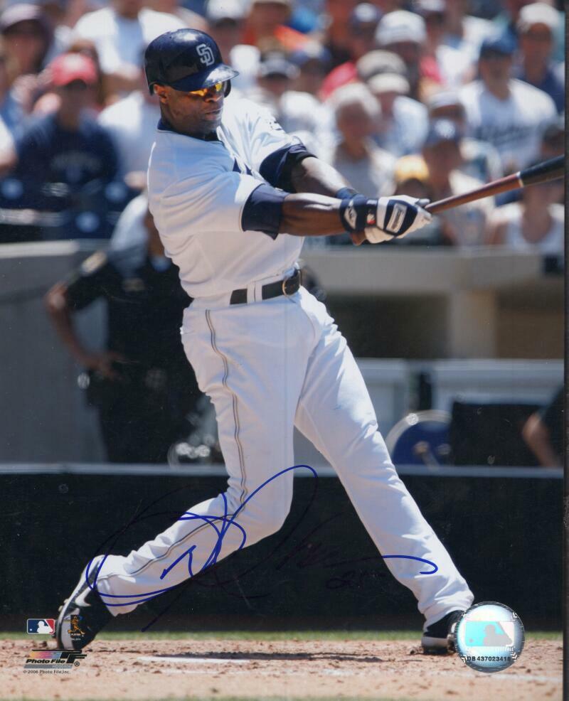 MIKE CAMERON  SAN DIEGO PADRES SIGNED 8X10 PHOTO W/ COA