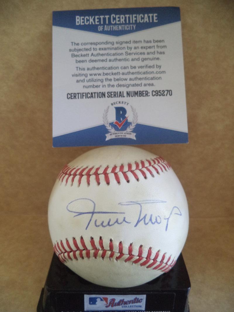 WIILIE MAYS GIANTS VINTAGE SIGNED AUTOGRAPHED N.L. BASEBALL BECKETT C95270