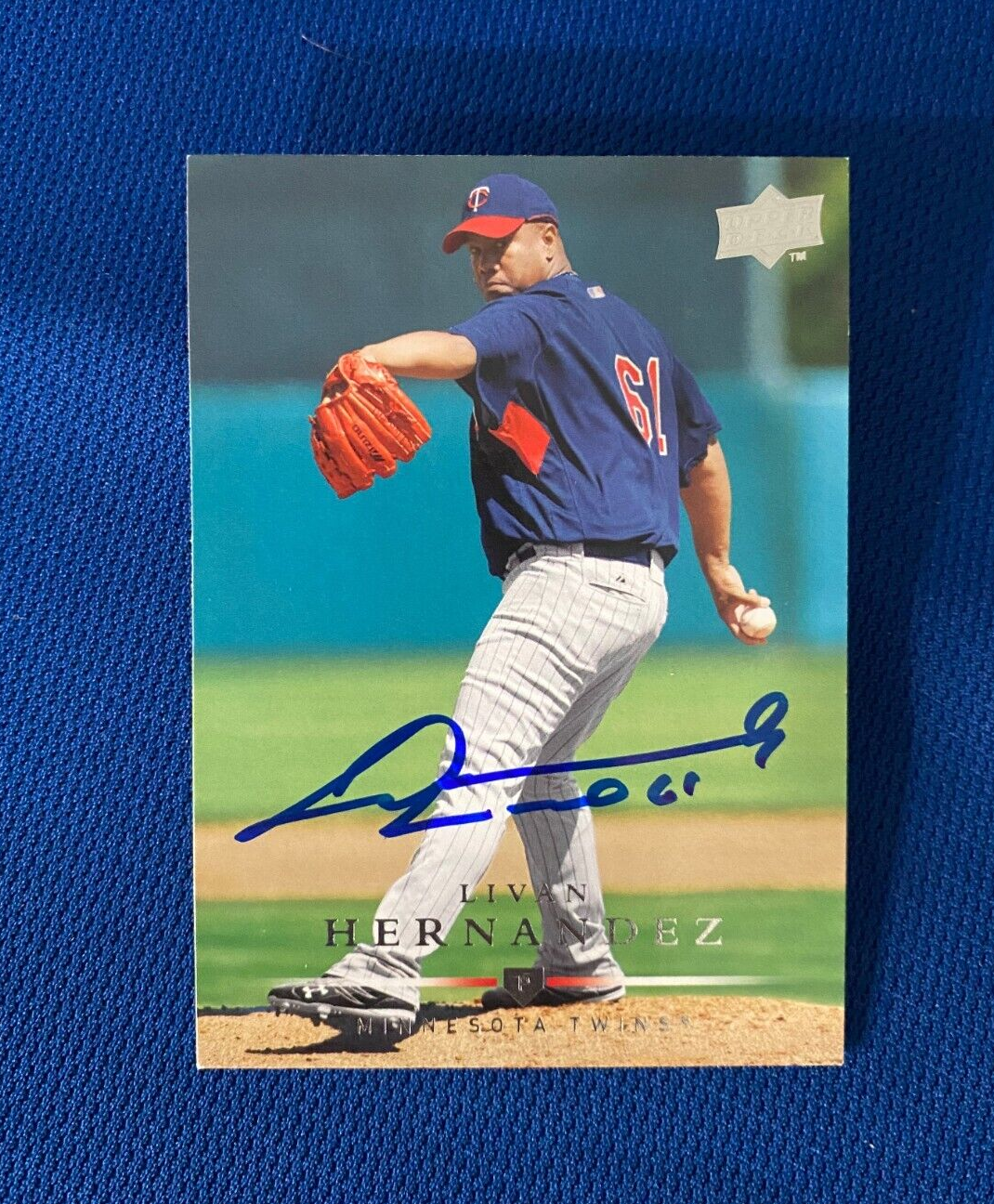 2008 UPPER DECK LIVAN HERNANDEZ TWINS AUTOGRAPH SIGNED CARD #560 W/COA