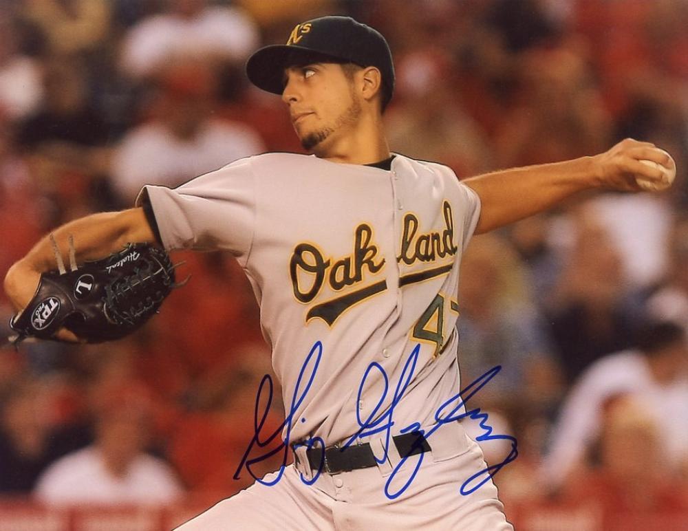 GIO GONZALEZ OAKLAND A'S PITCHING SIGNED 8X10 PHOTO W/COA