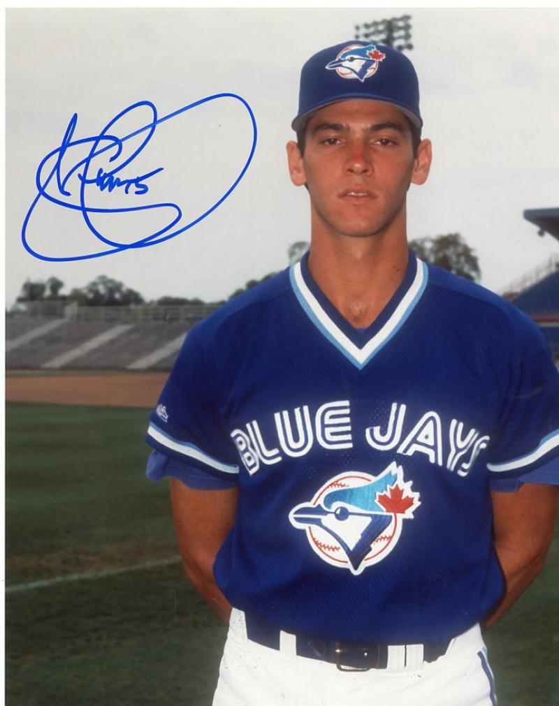 SHAWN GREEN TORONTO BLUE JAYS SIGNED AUTOGRAPHED POSED 8X10 PHOTO W/COA