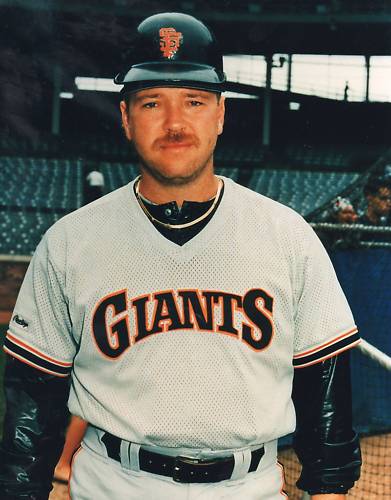 KEN OBERKFELT   SAN  FRANCISCO  GIANTS   UNSIGNED 8X10