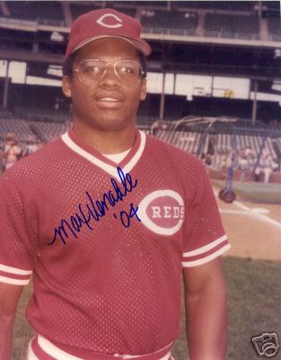 MAX VENABLE CINCINNATI REDS SIGNED 8X10 PHOTO W/COA