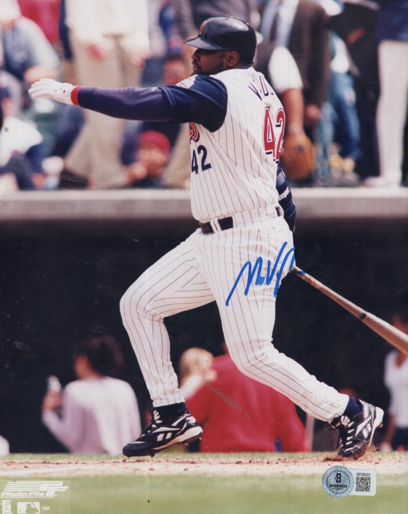 MO VAUGhN ANGELS  SIGNED AUTOGRAPHED 8X10 PHOTO BECKETT AUTH