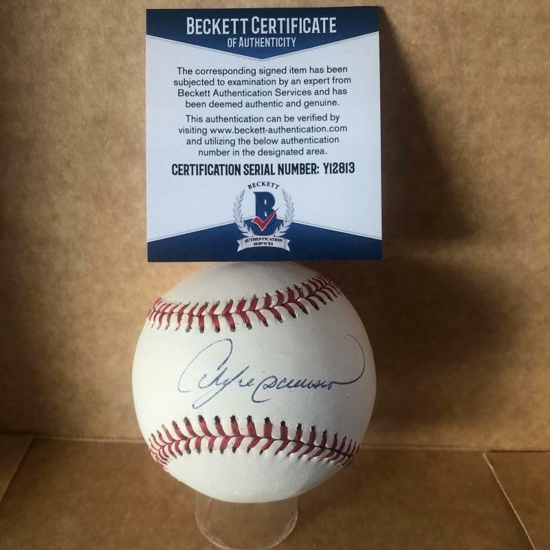 ANDRE DAWSON CUBS SIGNED AUTO VINTAGE N.L. BASEBALL BECKETT Y12812