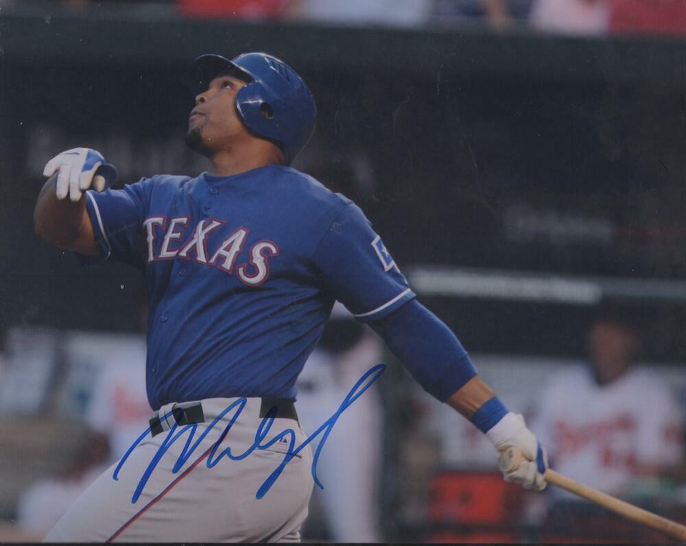 MARLON BYRD TEXAS RANGERS SIGNED AUTOGRAPHED 8X10 PHOTO W/ COA